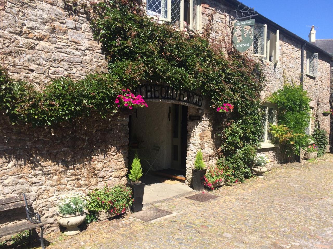 The Old Forge Hotel Totnes Exterior photo